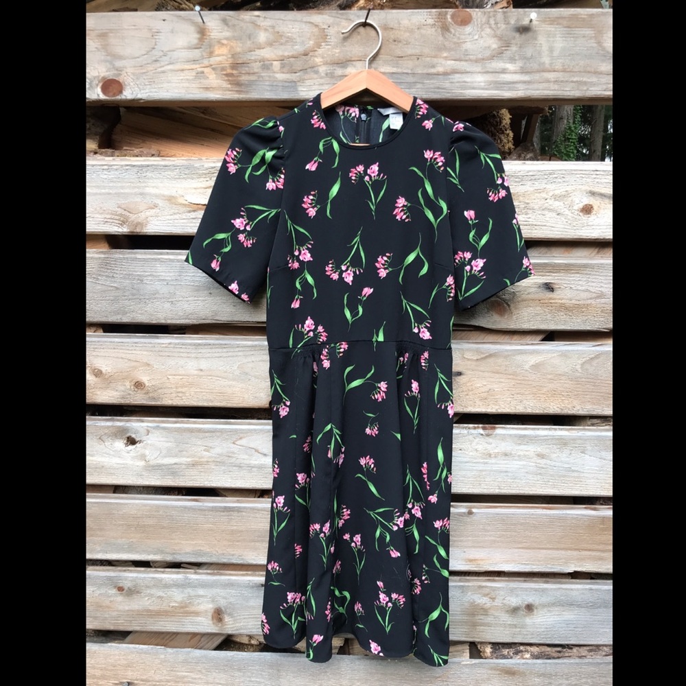 H&M Black Floral Tea Dress vintage 40’s cut